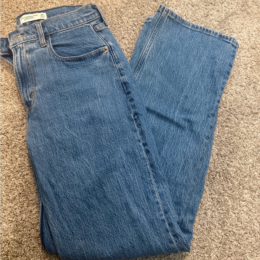 Abercrombie & Fitch High Rise Relaxed Jeans